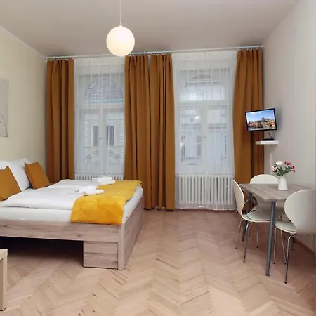 Smeralova 409 Hotel apartamentowy 3*