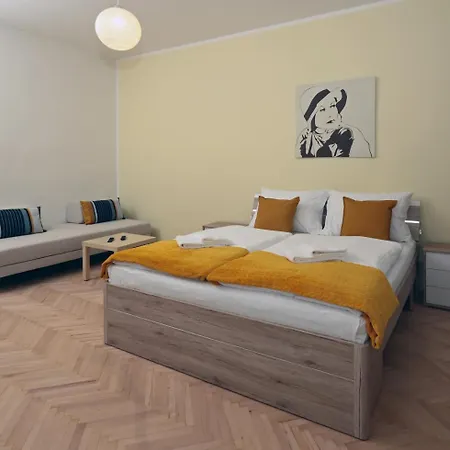 Smeralova 409 Hotel apartamentowy