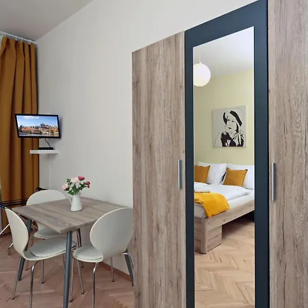 Smeralova 409 Hotel apartamentowy