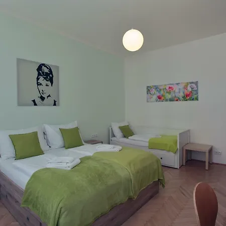 Smeralova 409 Hotel apartamentowy
